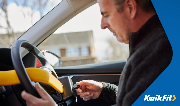 use a steering wheel lock